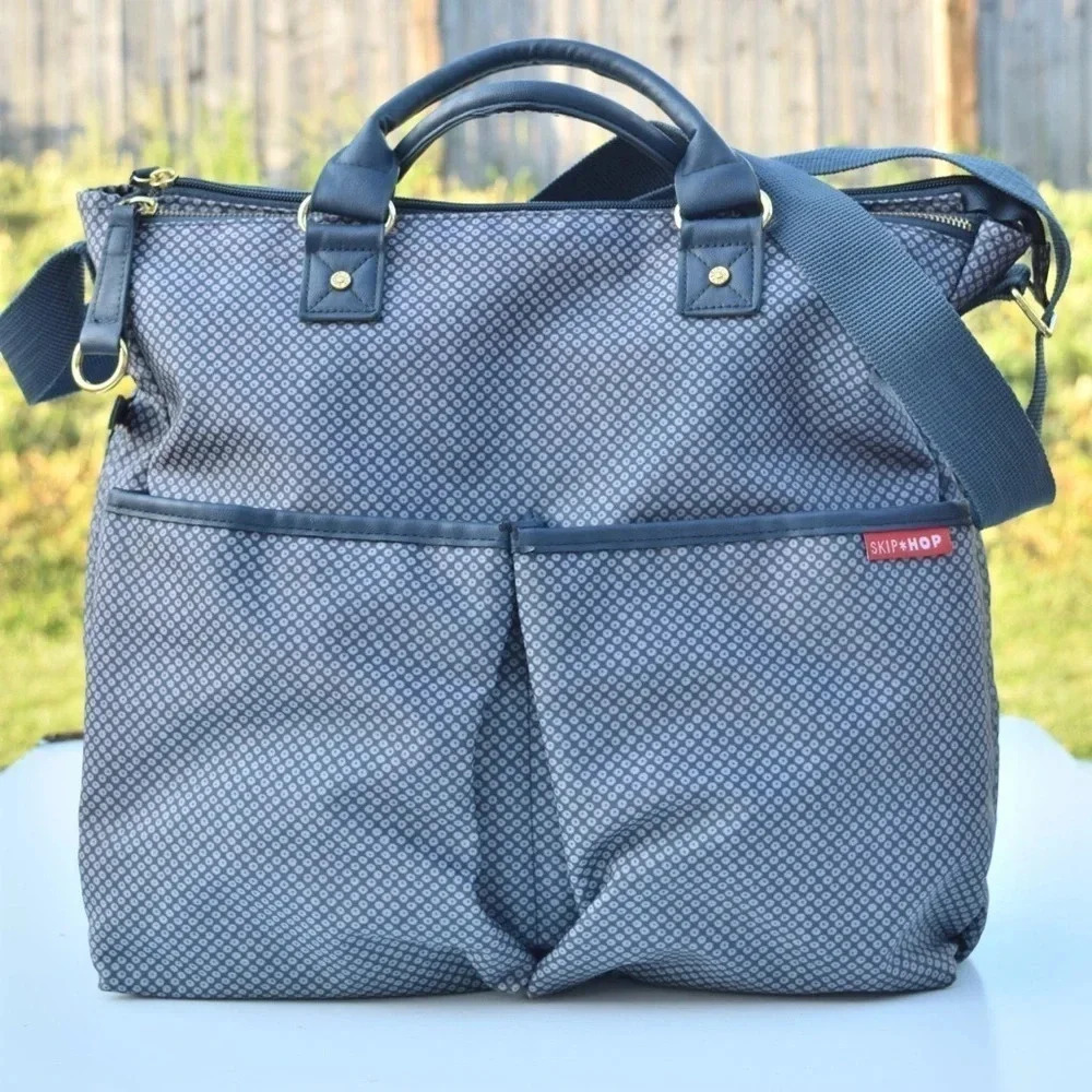 Skip hop tote bag